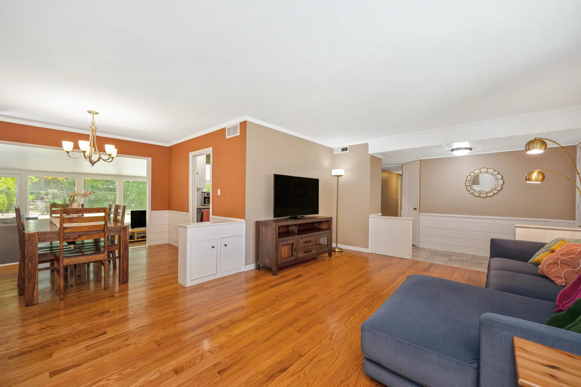 1704 Devonshire Rd Photo 3