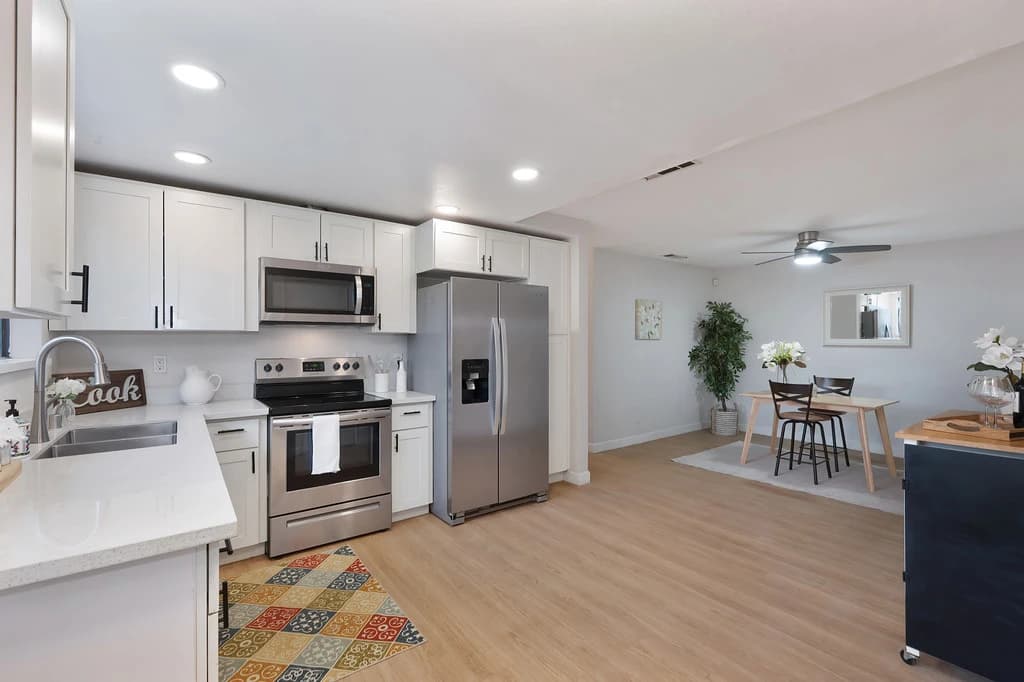 1977 Inglis Wy Photo 4