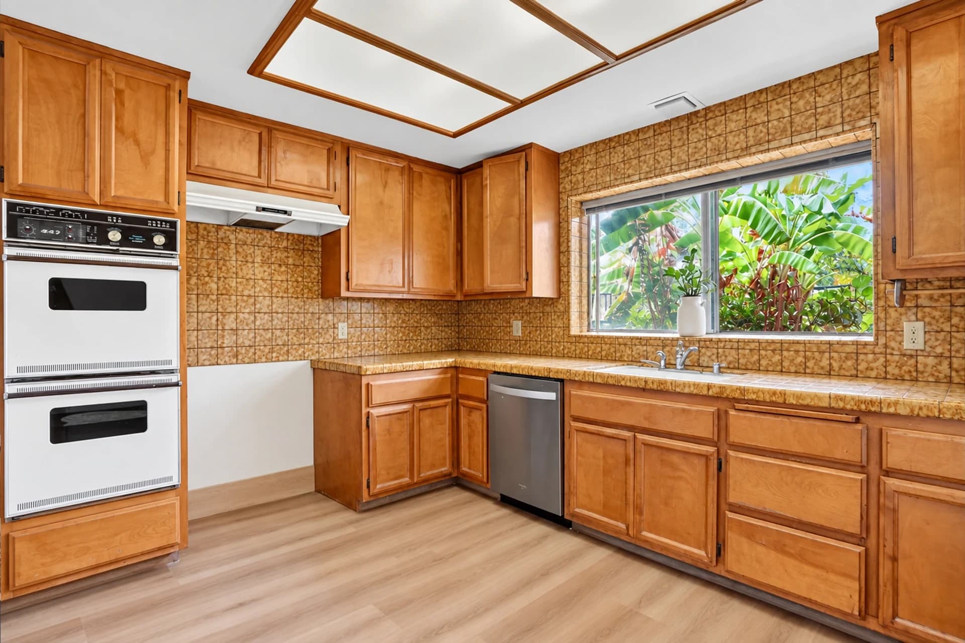 The existing kitchen