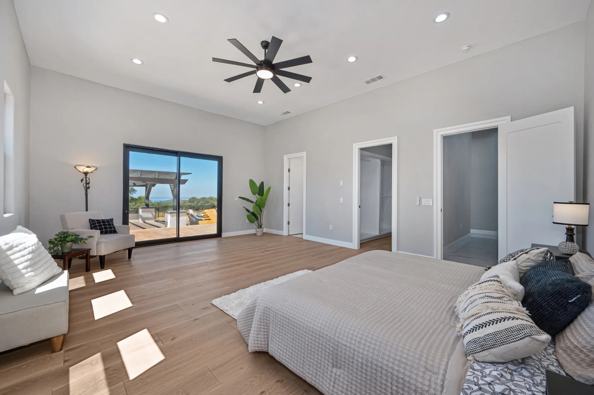 Primary suite at Green Springs