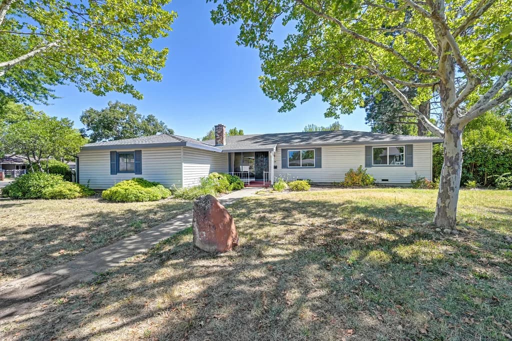 4624 McDonald Dr Photo 2
