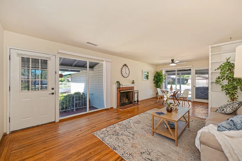 4624 McDonald Dr Photo 3