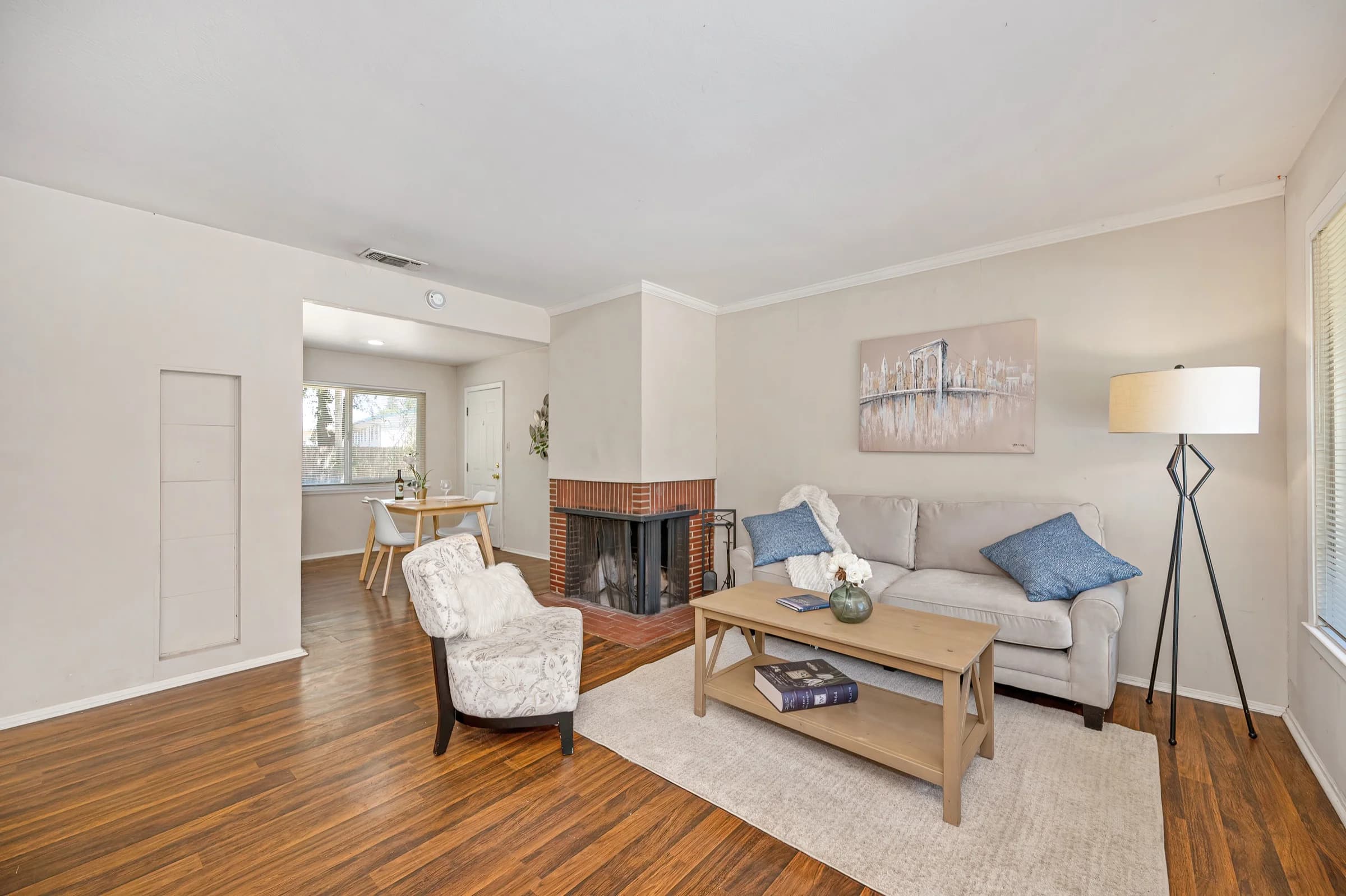6305 Templeton Dr Photo 2