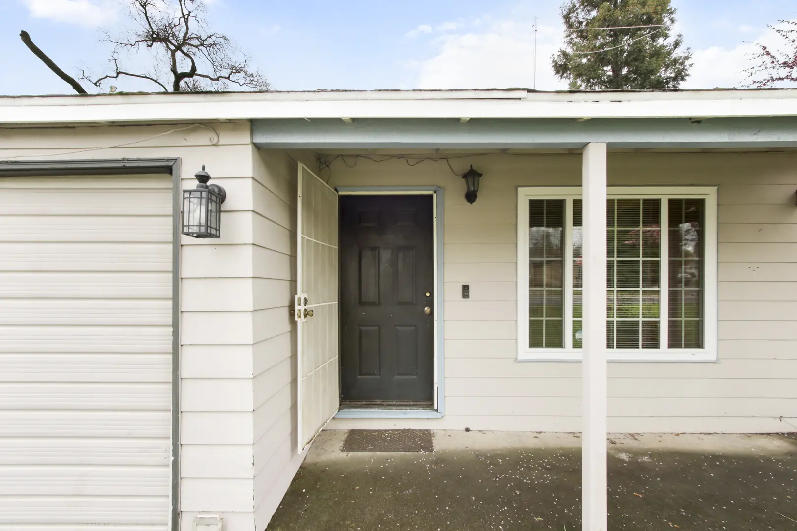 7610 Community Dr Photo 3