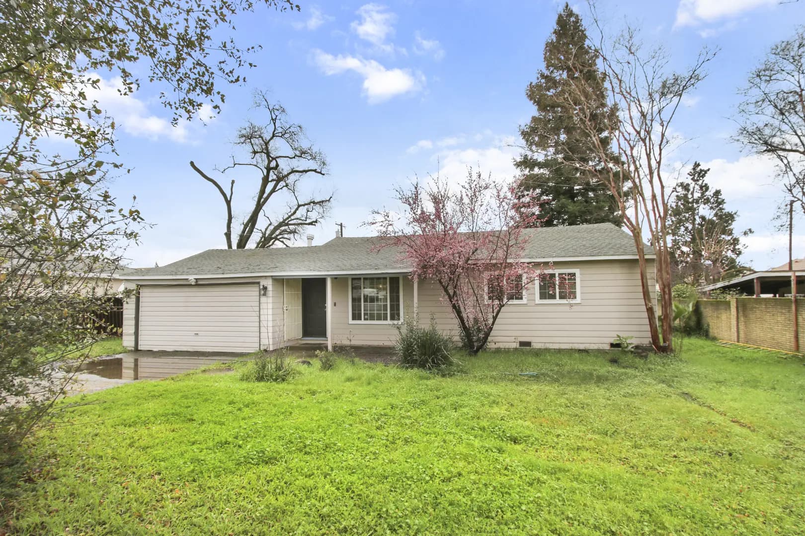 7610 Community Dr Photo 1