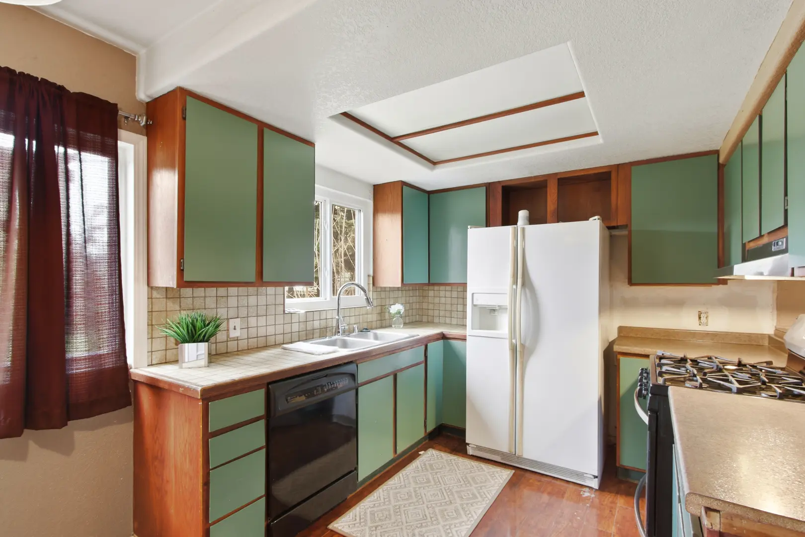 7610 Community Dr Photo 12