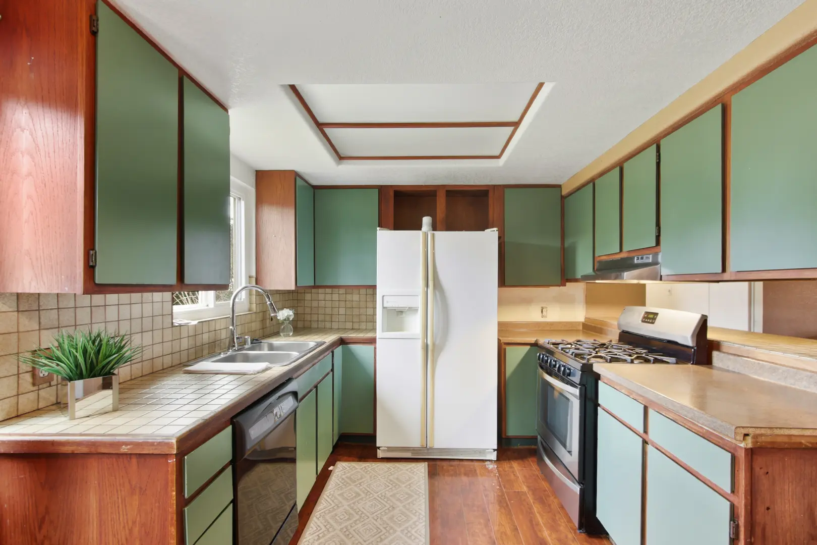 7610 Community Dr Photo 10