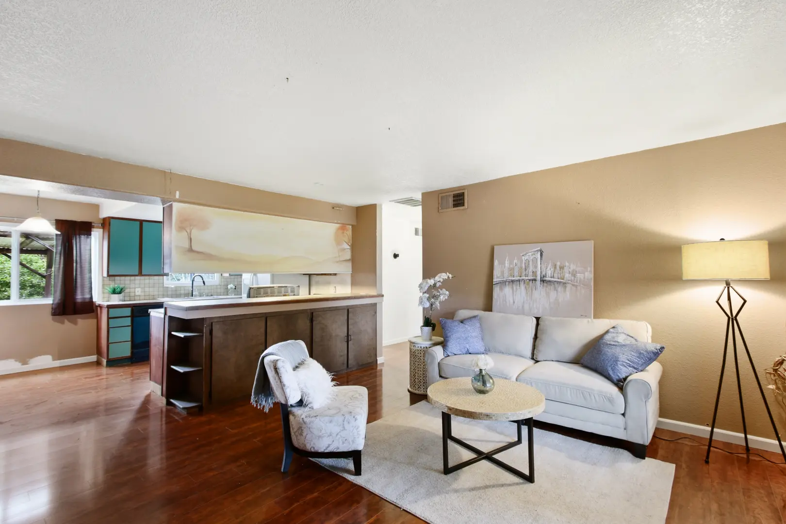 7610 Community Dr Photo 9