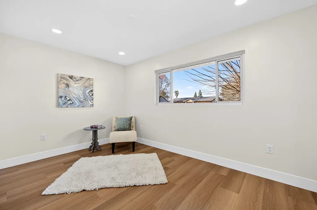 8928 Pershing Ave Photo 18