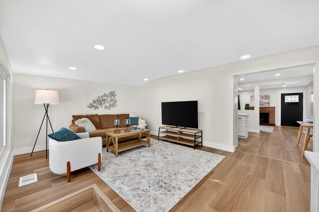 8928 Pershing Ave Photo 11