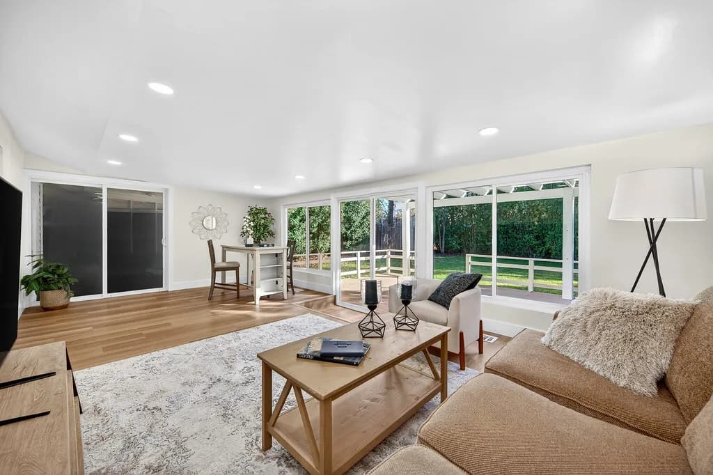 8928 Pershing Ave Photo 13