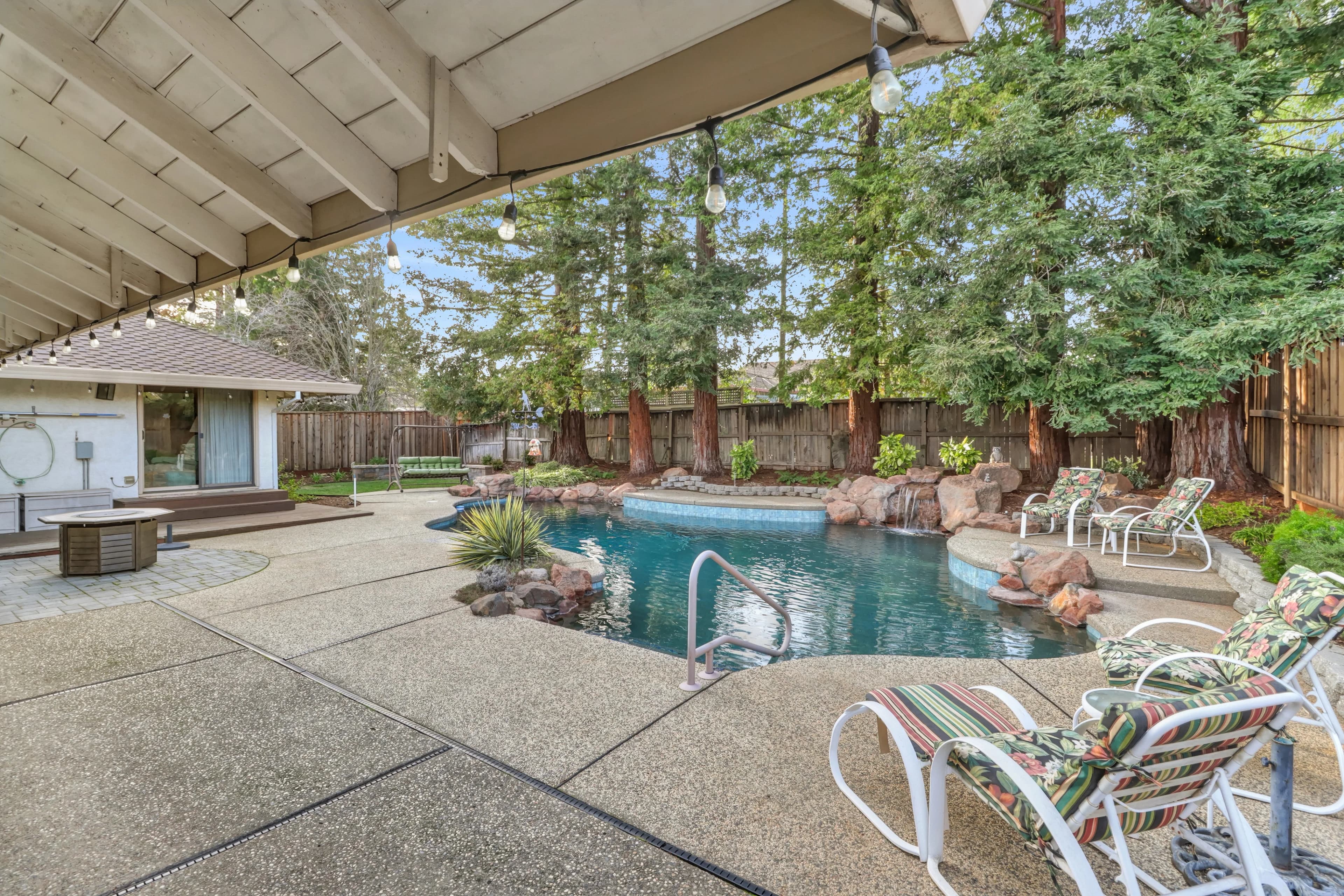 115 Canyon Rim Dr Photo 6