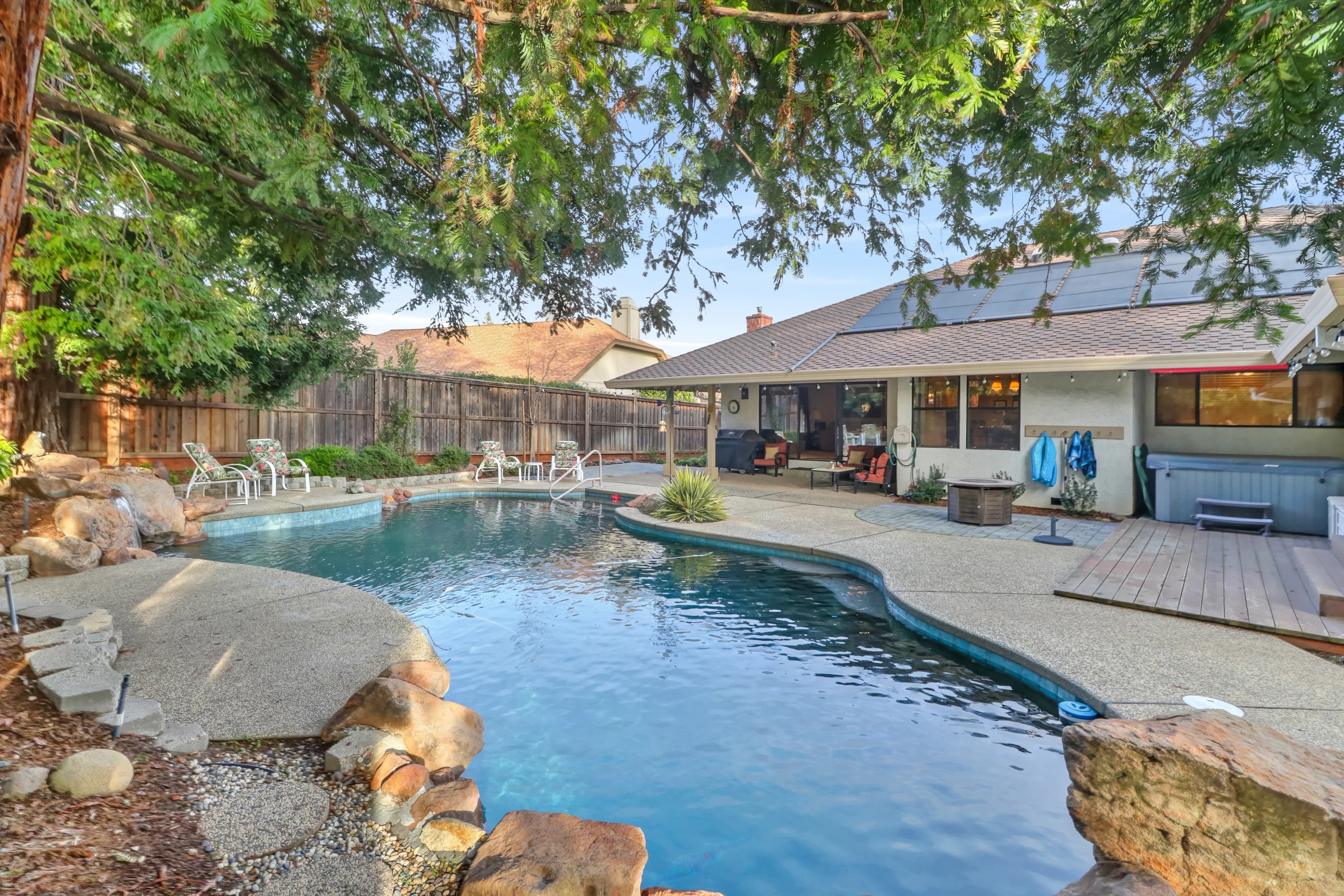 115 Canyon Rim Dr Photo 2