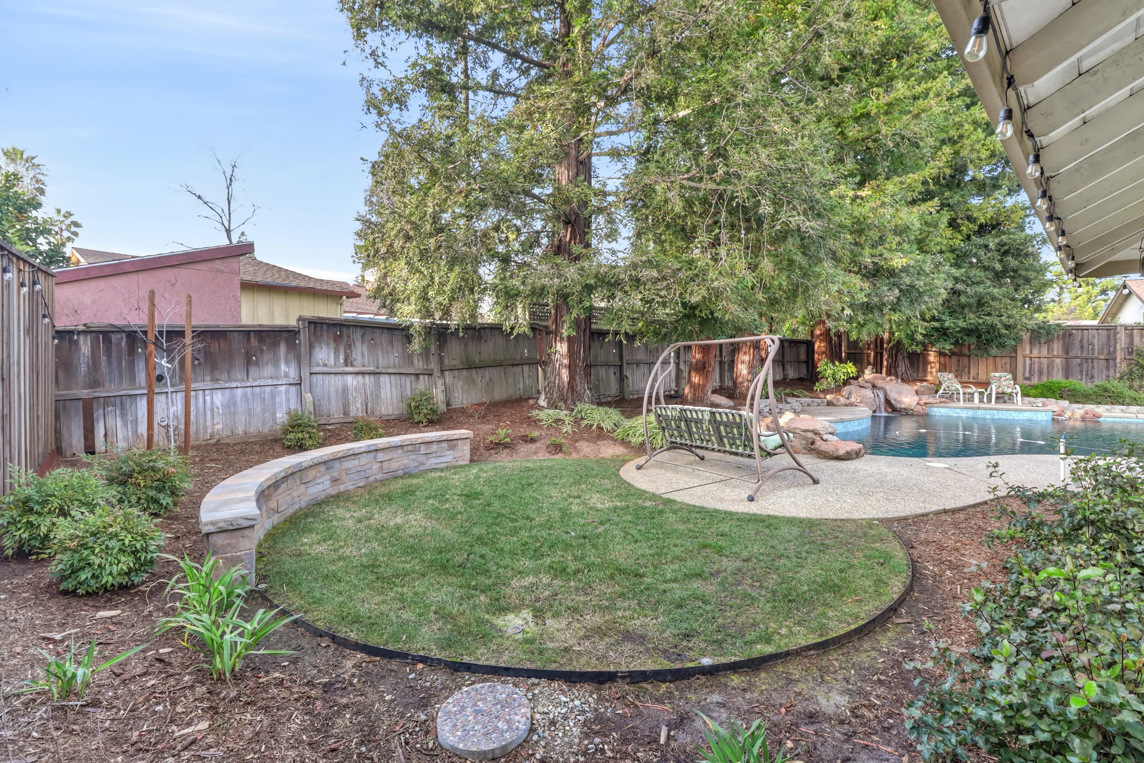 115 Canyon Rim Dr Photo 3