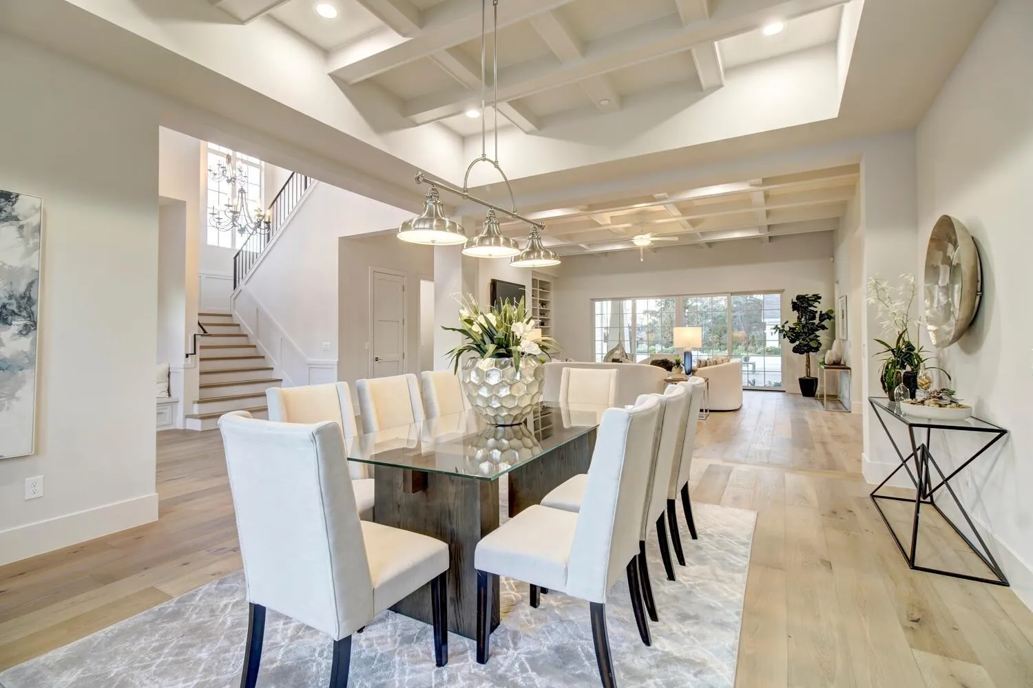 5500 Oakbrooke Ct Photo 4