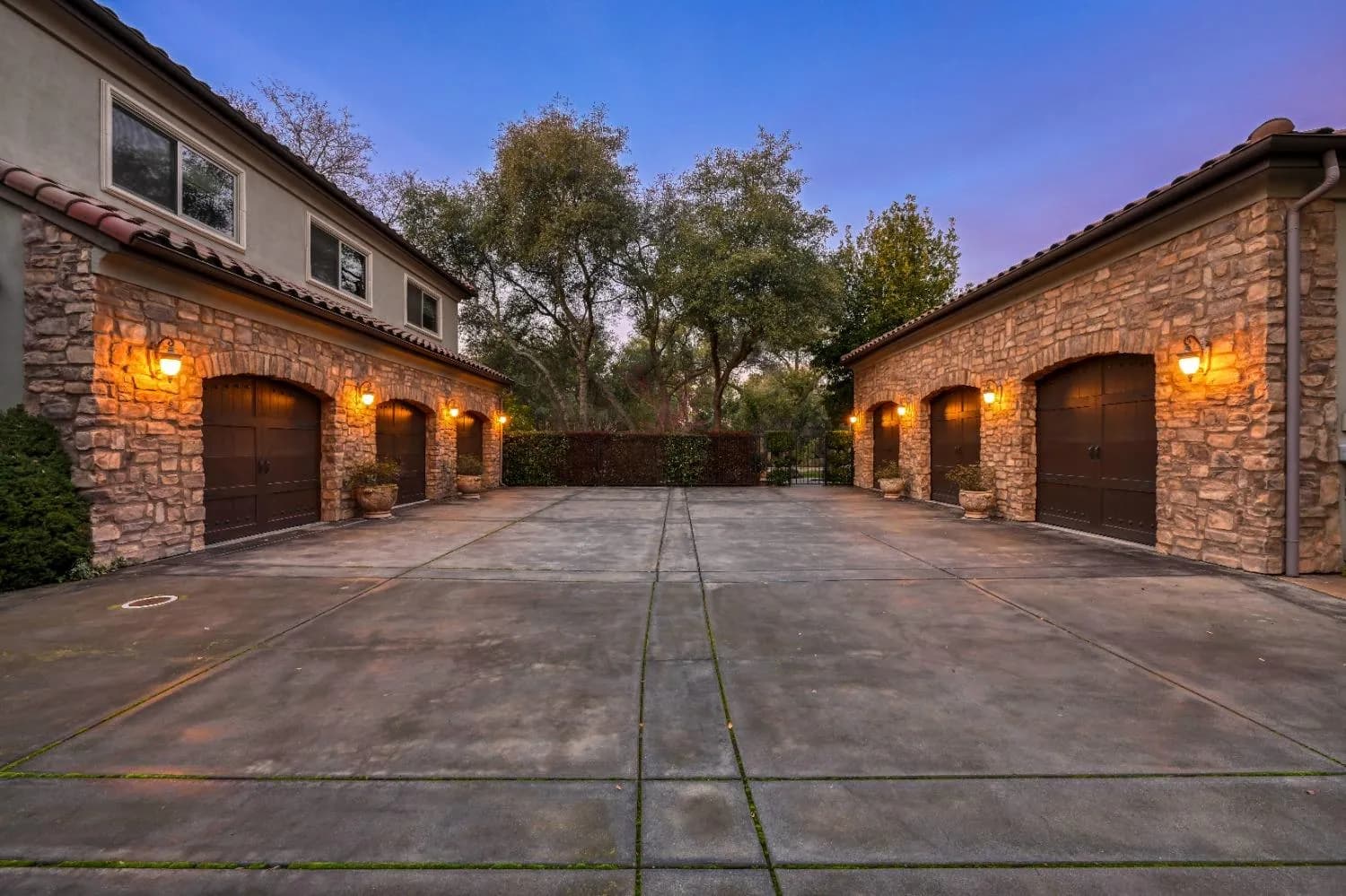 5748 Avenida Robles Photo 19