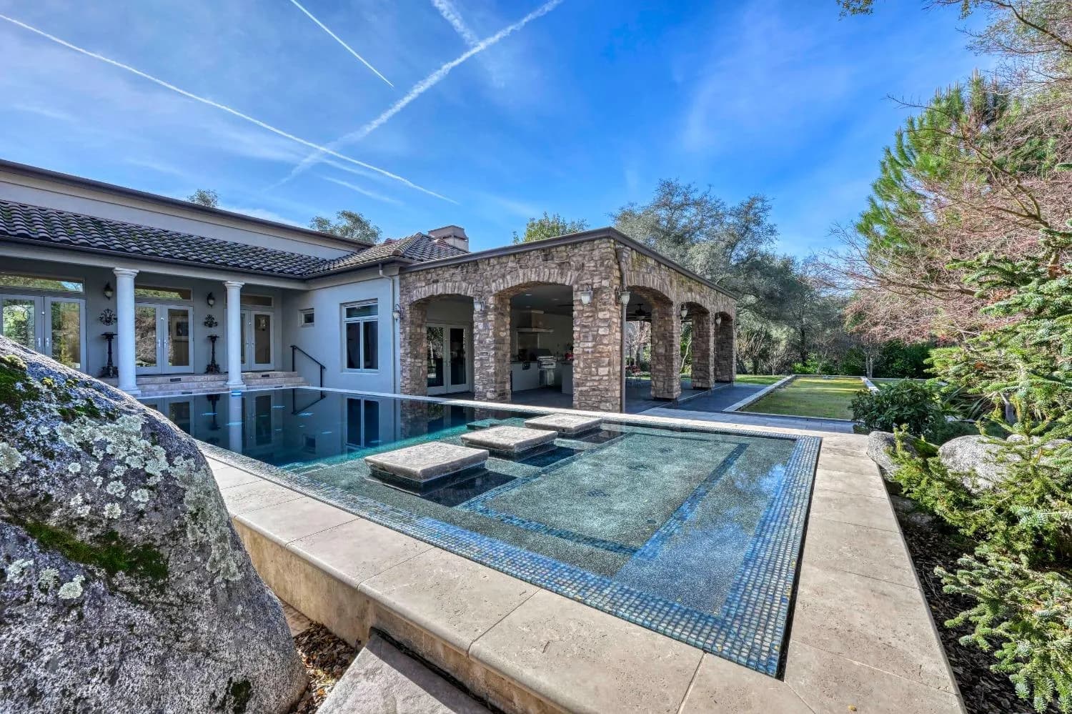 5748 Avenida Robles Photo 16